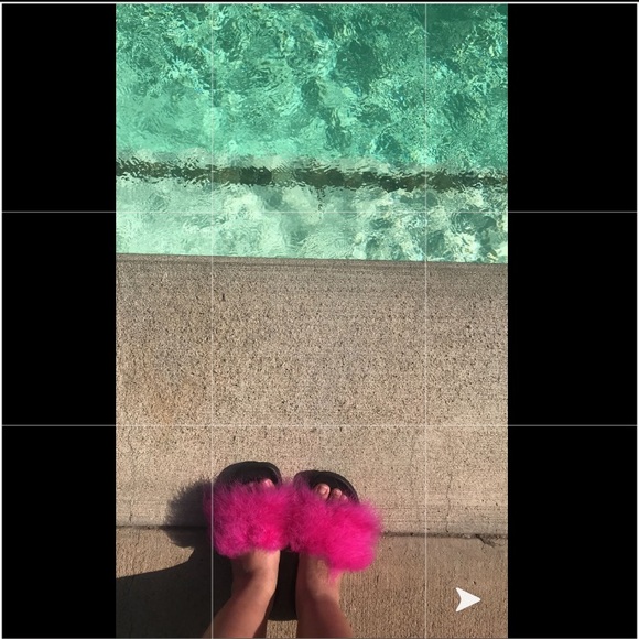 Adorable hot pink fuzzy slides - Picture 3 of 3